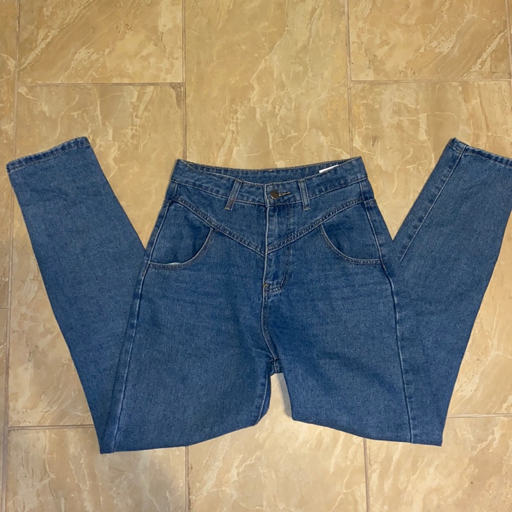 Womens Shein high-rise mom jean. Size small. Blue wash